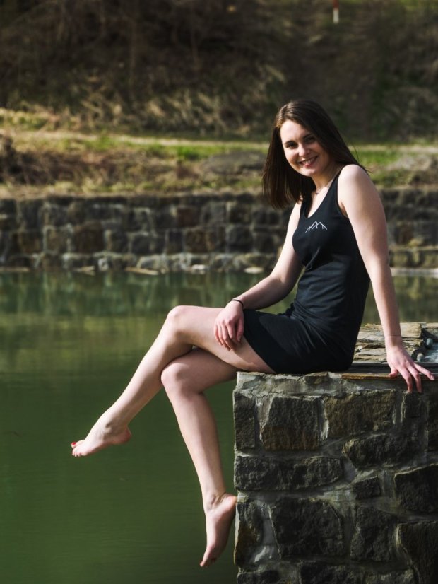 Dámské šaty na ramínka Hory - černé