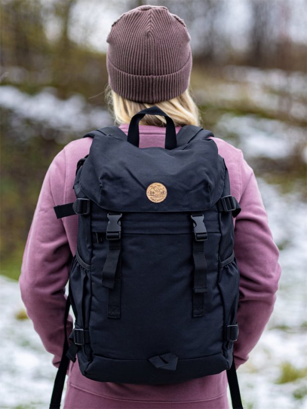 Batoh recyklovaný Krajinka - černý