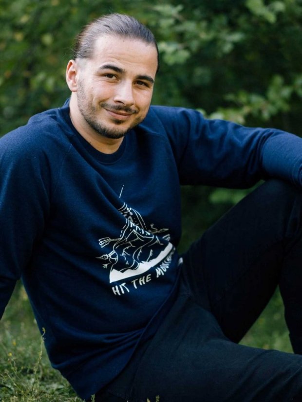 Pánská mikina bez kapuce Hit the mountains - modrá