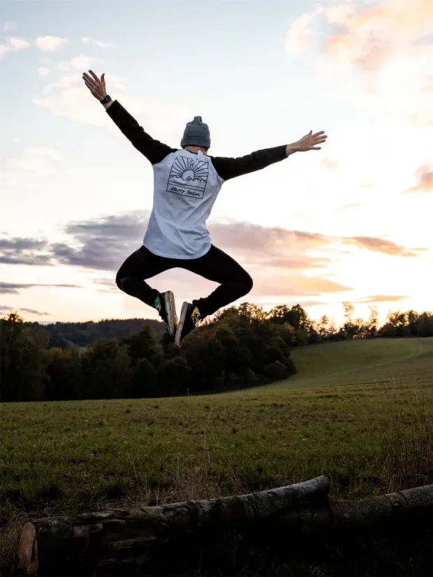 Zachraňte pánský raglan Západ