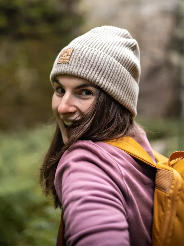 Čepice žebrovaná Západ - písková