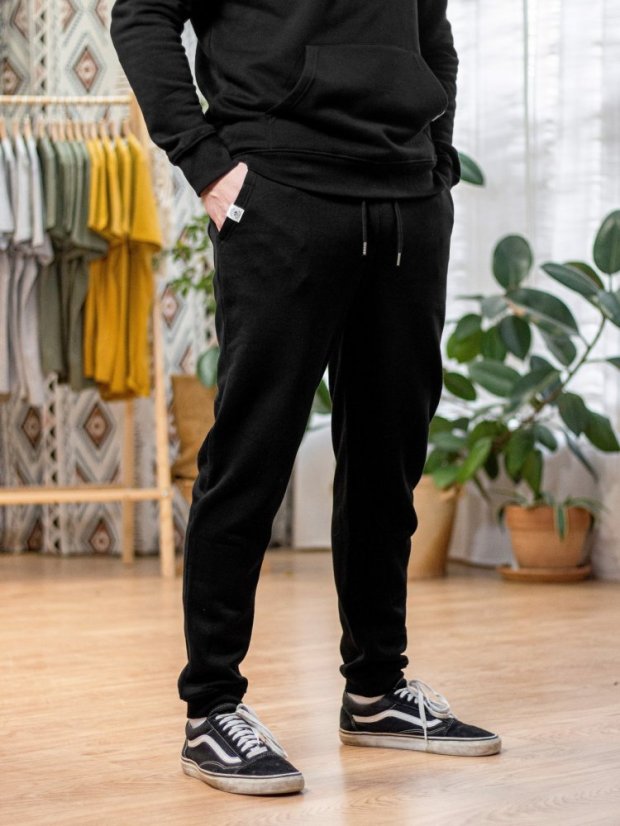 Pánské tepláky 10 stromů - černé