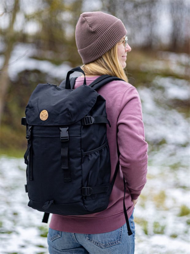 Batoh recyklovaný Krajinka - černý