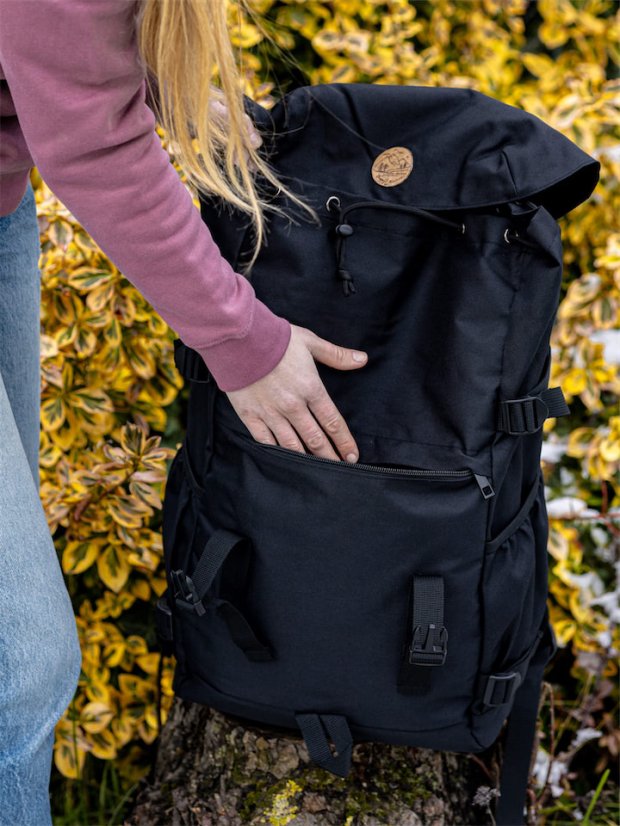 Batoh recyklovaný Krajinka - černý