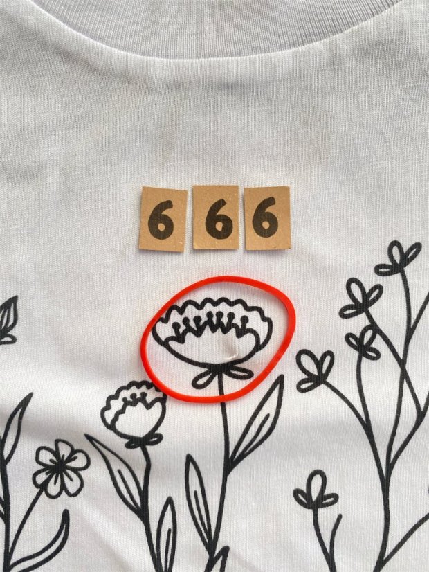 Zachraňte dámské tričko Kvítí - bílé