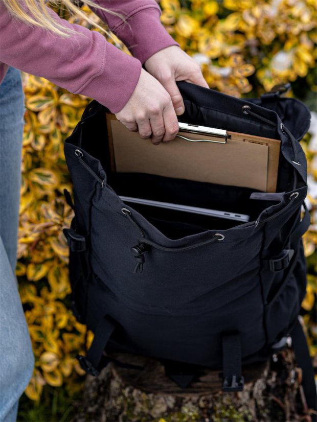 Batoh recyklovaný Krajinka - černý