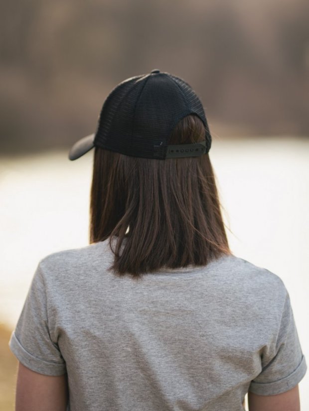 Kšiltovka se síťkou Příroda - černá